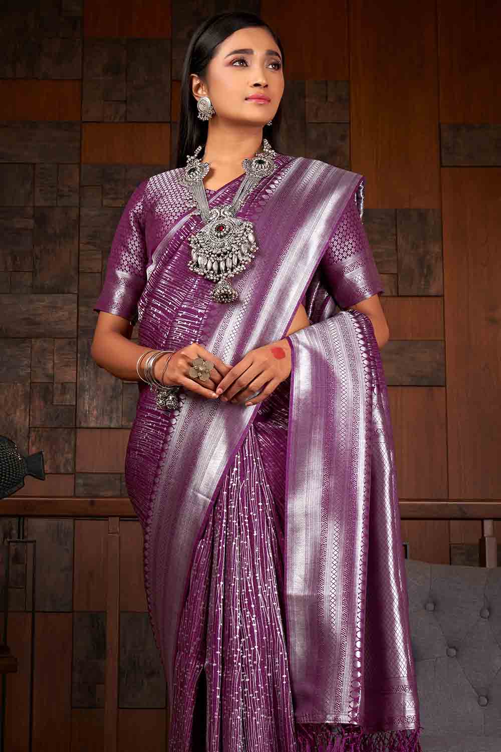 Plum Purple Hand Woven Kanjivaram Silk Saree – zarikaariindia.com